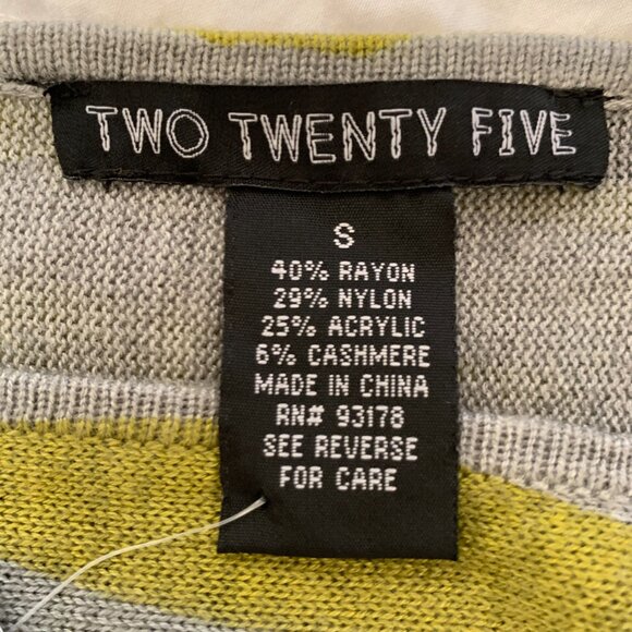 Two Twenty Five  Sweater NWT, Camo, Cashmere Blend Size S - Picture 3 of 7